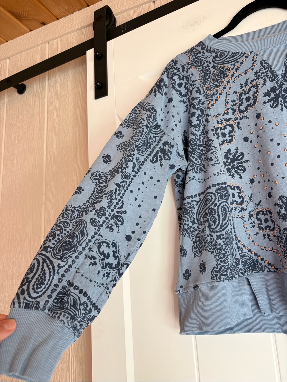 Sundance Paisley Bandana Print Sweatshirt Raw Hem Blue Large - Picture 3 of 6